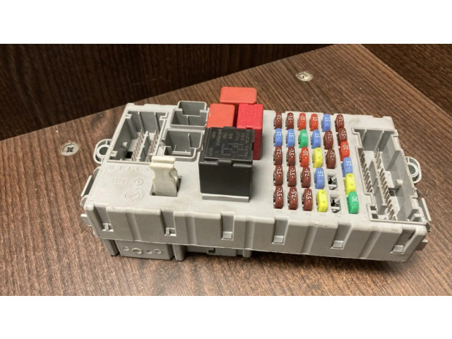 Блок предохранителей 1361296080 Buick Regal