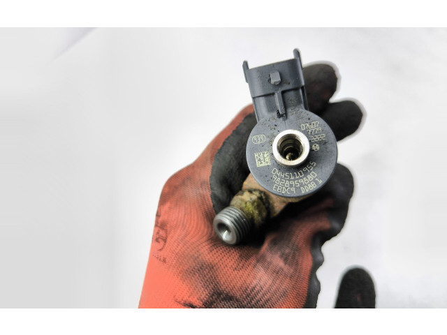 Форсунка 9828959880    Peugeot 5008 II  DV5RC 