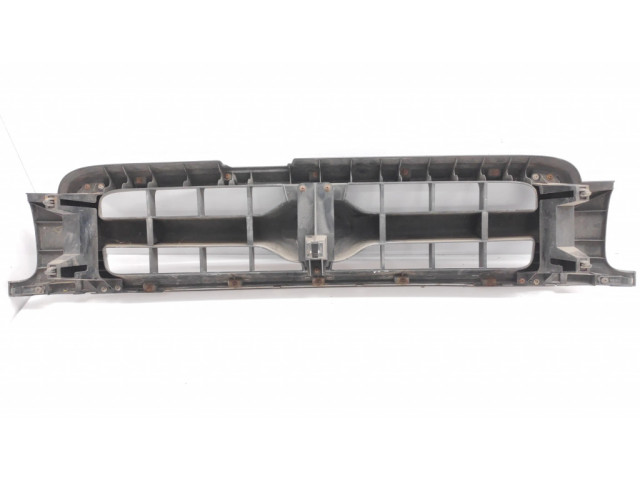 Передняя решётка Nissan Pathfinder R50 1996-2005 года