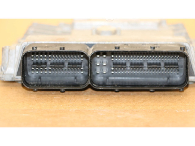 Блок управления двигателя 04E907425B, 5WA2000101 Volkswagen Touran II