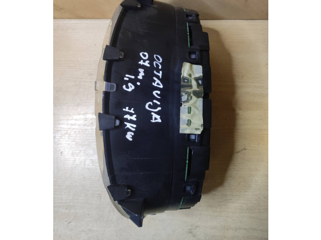 Панель приборов 1U0920811F, 11008014602 Skoda Octavia Mk1 (1U)