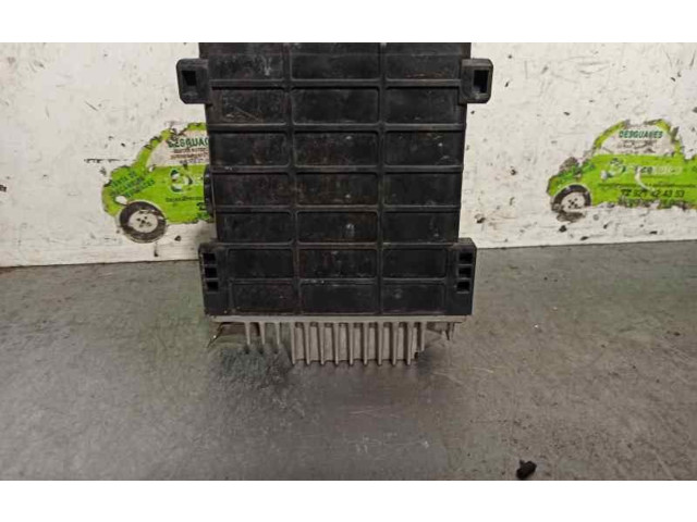 Řídící jednotka 0055457132, 0280800210 Mercedes-Benz E W124 1986