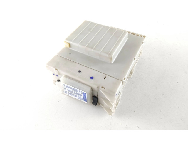 Pojistková skříňka 8273030A84, S4292 Lexus GS 300 350 430 450H 2008