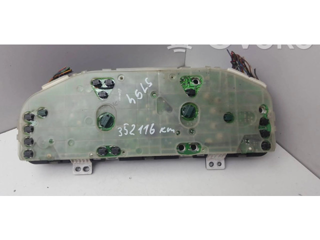 Панель приборов Mazda 626