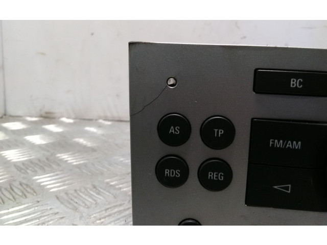 Радио/ проигрыватель CD/DVD / навигация