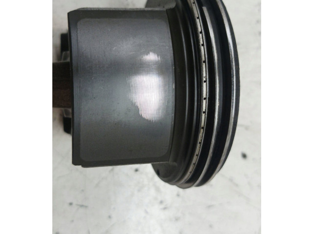 Поршень с шатуном TDI Skoda Octavia Mk4