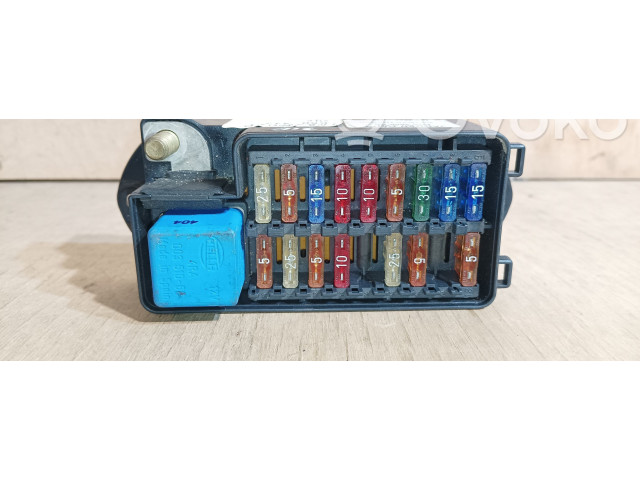 Блок предохранителей LNA2800AE Jaguar XJ X300