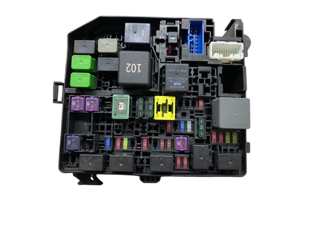 Блок предохранителей 7594 Mitsubishi Outlander