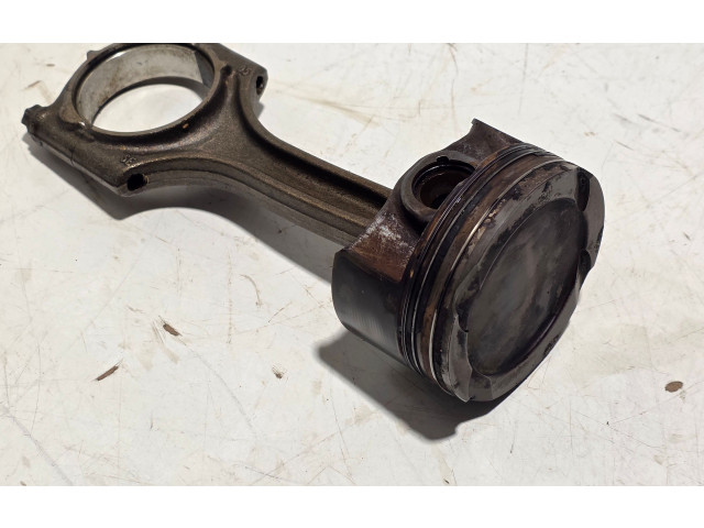  Поршень с шатуном  31401210  Volvo XC60  