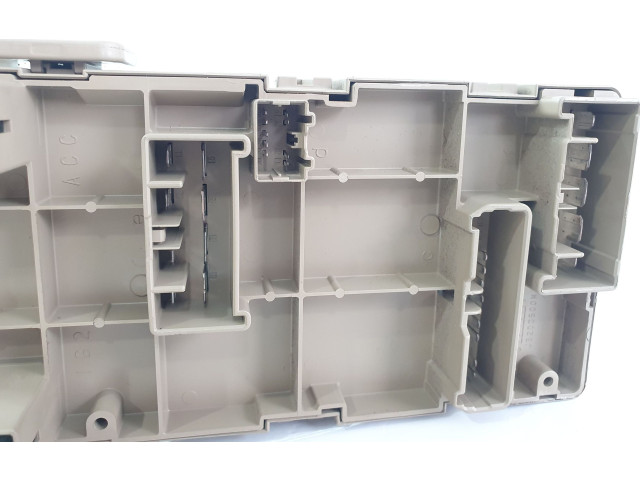 Блок предохранителей 82201FG010   Subaru Forester SH       