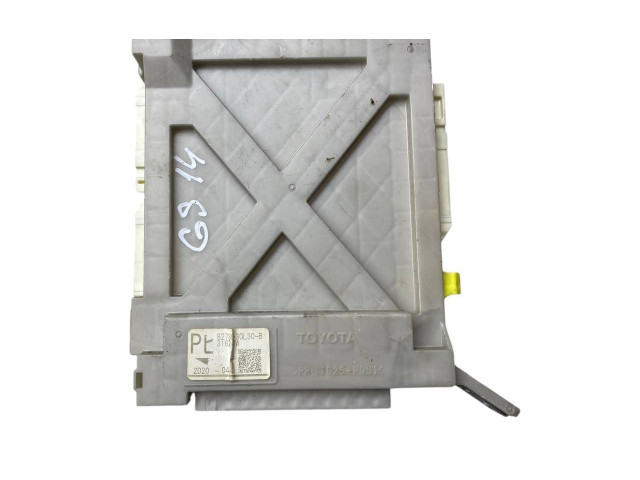 Pojistková skříňka 8273030L30 Lexus GS 250 350 300H 450H 2014