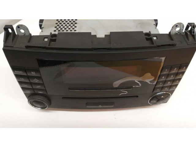 Радио/ проигрыватель CD/DVD / навигация