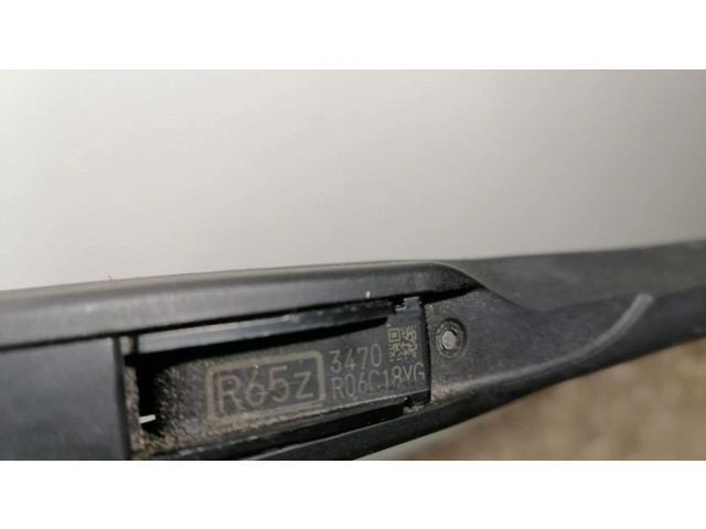 Стеклоочиститель лобового стекла