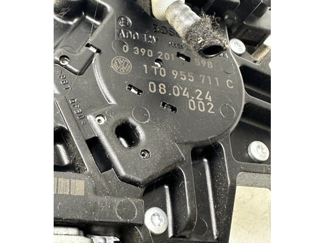 Моторчик заднего дворника 1T0955711C, 0390201598    Volkswagen Touran I