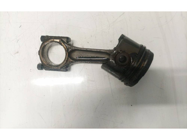  Поршень с шатуном    Peugeot Partner  