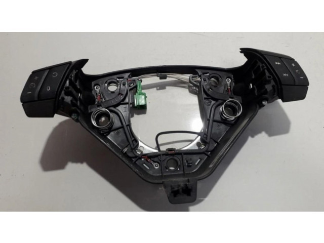 Кнопки рулевого колеса