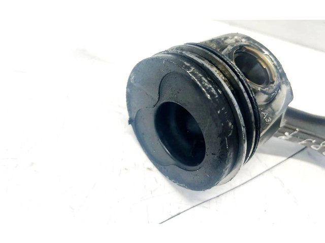 Поршень с шатуном Skoda Fabia Mk1 (6Y)