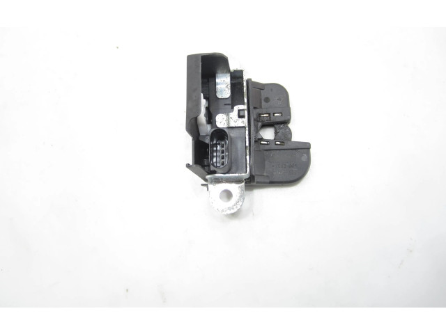 Zámek zadních dveří 2K5827505E Volkswagen Caddy 2016