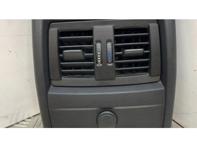 Задняя воздушная решётка