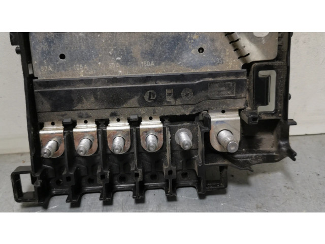 Узел подключения плюсовых проводов