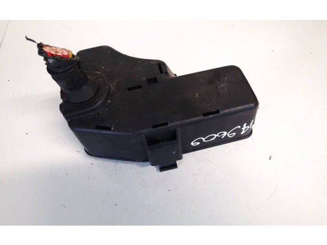 Блок предохранителей  9128576, 9162084   Volvo S70  V70  V70 XC    