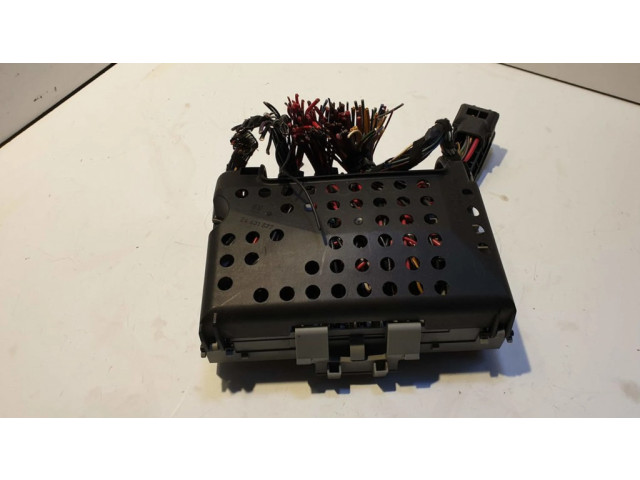   Pojistková skříňka 24431677   Opel Zfira A 2005