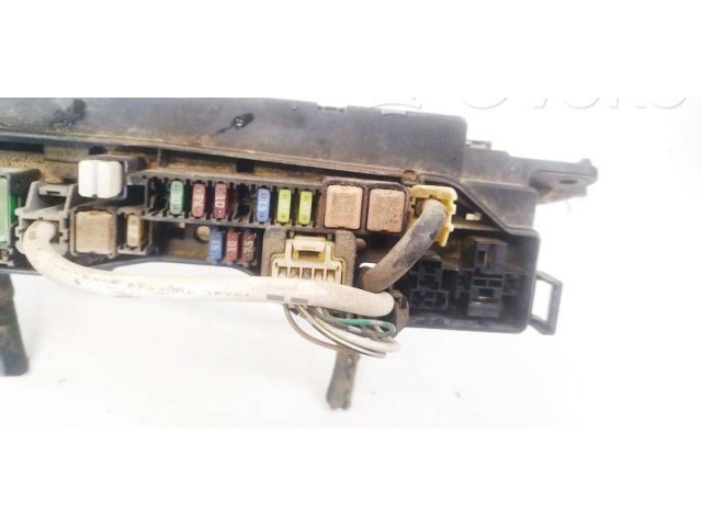 Блок предохранителей Toyota Corolla Verso AR10