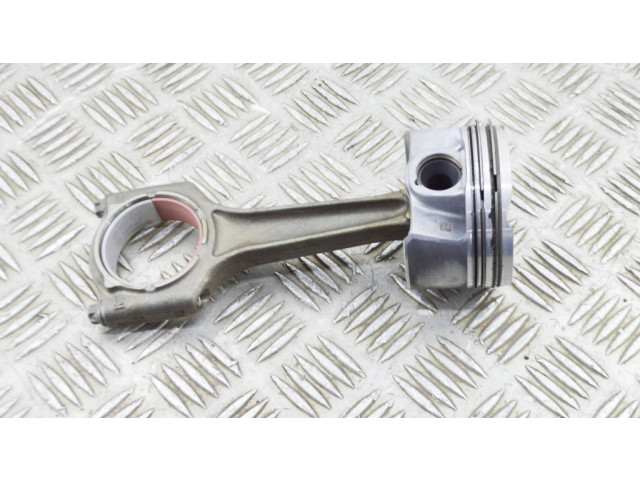 Píst 8571012, 8473776 BMW X4 G02 pro benzínový motor 2.0