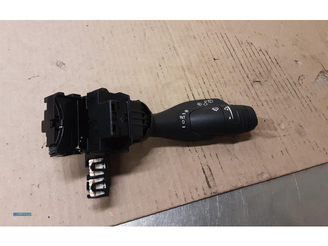 Ручка стеклоочистителей    Volvo V60