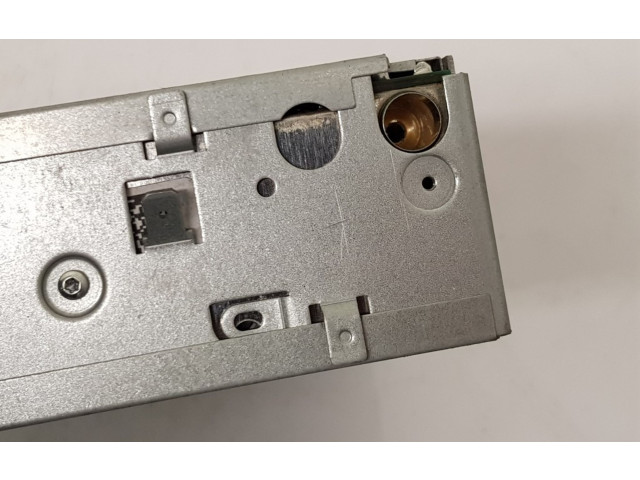 Радио/ проигрыватель CD/DVD / навигация