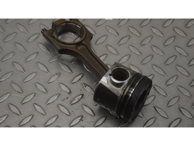 Поршень D 5244 T4 Volvo XC60