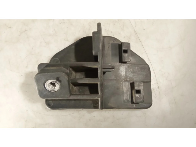 Передний держатель бампера