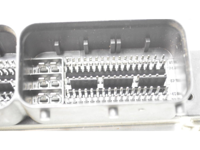 Блок управления двигателя 04L907309R   Skoda Superb B8 (3V)