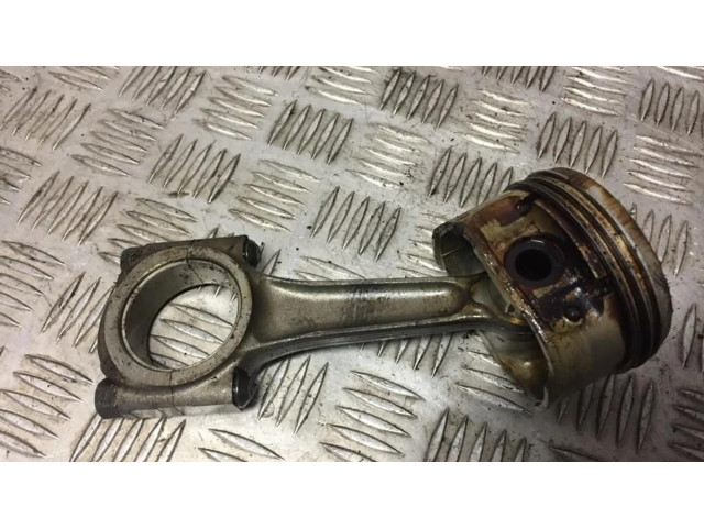 Píst Citroen Xsara pro benzínový motor 1.6