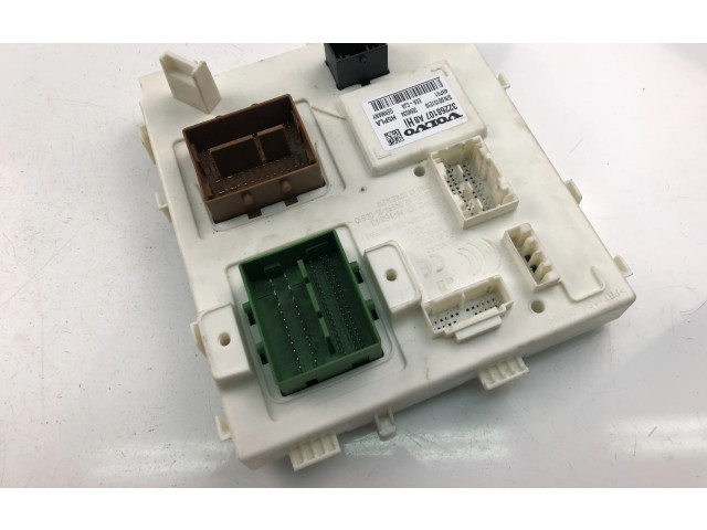 Блок предохранителей 32268107AB Volvo XC40