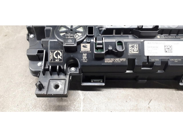 Спидометр (приборный щиток) 82a920700e   Audi A1