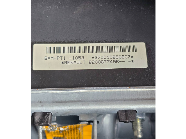 Подушка безопасности водителя 8200677496, 370C10890607   Renault Clio III
