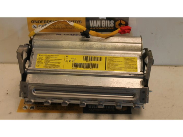 Подушка безопасности пассажира P7030A233, P7030A233 Mitsubishi Colt