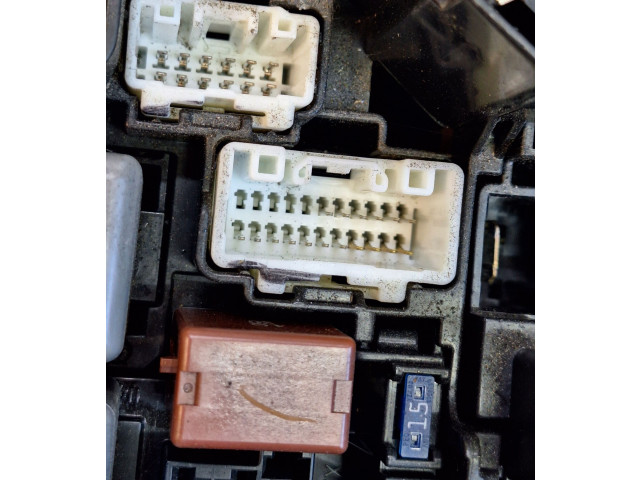 Pojistková skříňka 8264175070, 311100211 Toyota Prius (XW30) 2013