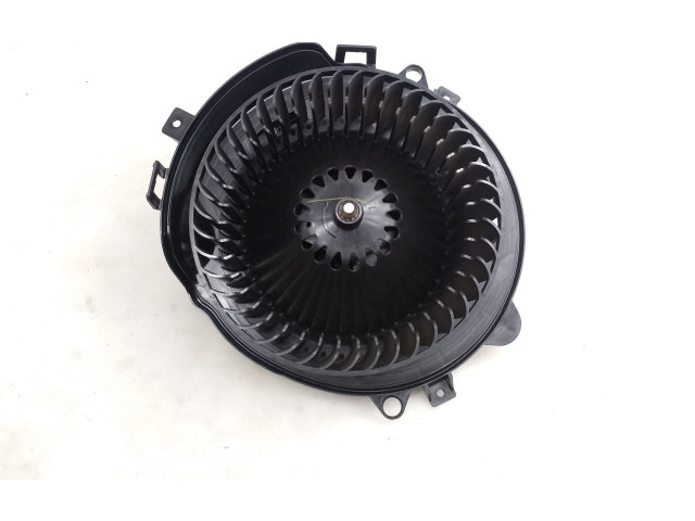 Вентилятор печки 5WC819015 Skoda Karoq