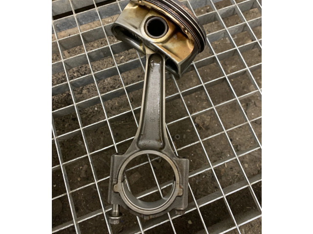 Píst Dodge RAM pro benzínový motor 5.7 EZH