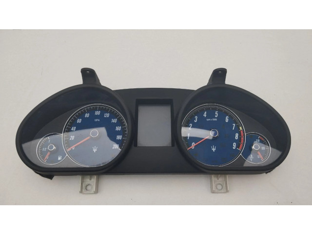 Přístrojová deska  Maserati GranTurismo 2008 243146  