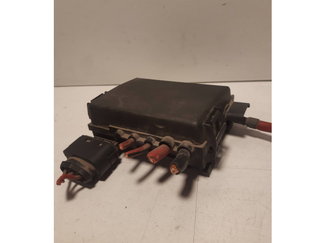 Блок предохранителей 1J0937550AA   Audi A3 S3 8L    