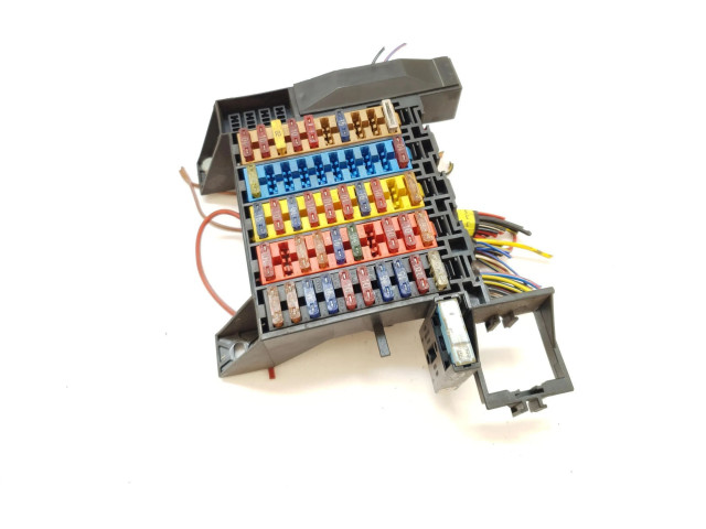   Pojistková skříňka 4D0941824, 4D0941824   Audi A8 S8 D2 4D 1998