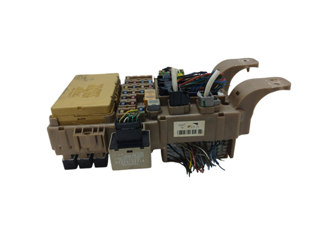 Блок предохранителей 8264113040, 2323000231   Toyota Corolla Verso E121    