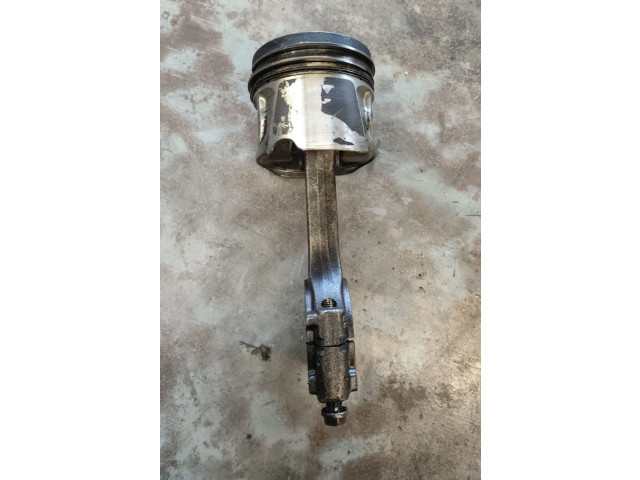  Поршень с шатуном    Nissan X-Trail T32  