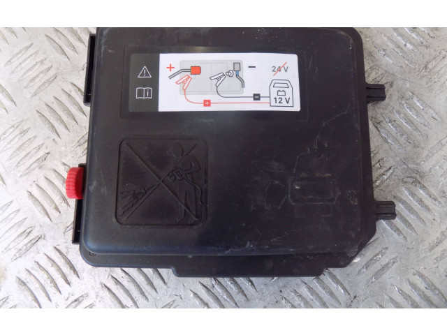 Блок предохранителей  9824510780, 4446   Peugeot 2008 II    