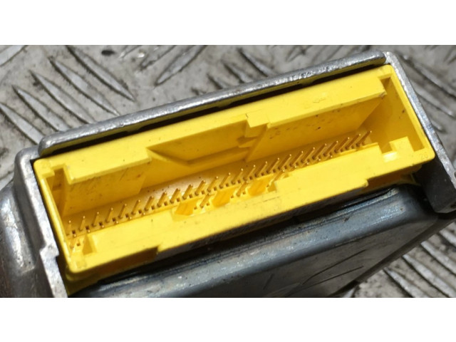 Топливная рампа 0285001686, MR587757DPSB Mitsubishi Colt