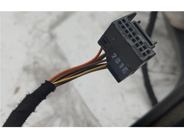 Зеркало электрическое Skoda Yeti (5L) 2009 - 2017 года