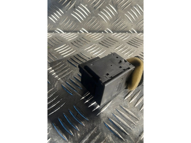 Ручка стеклоочистителей 6239G6 Peugeot 306